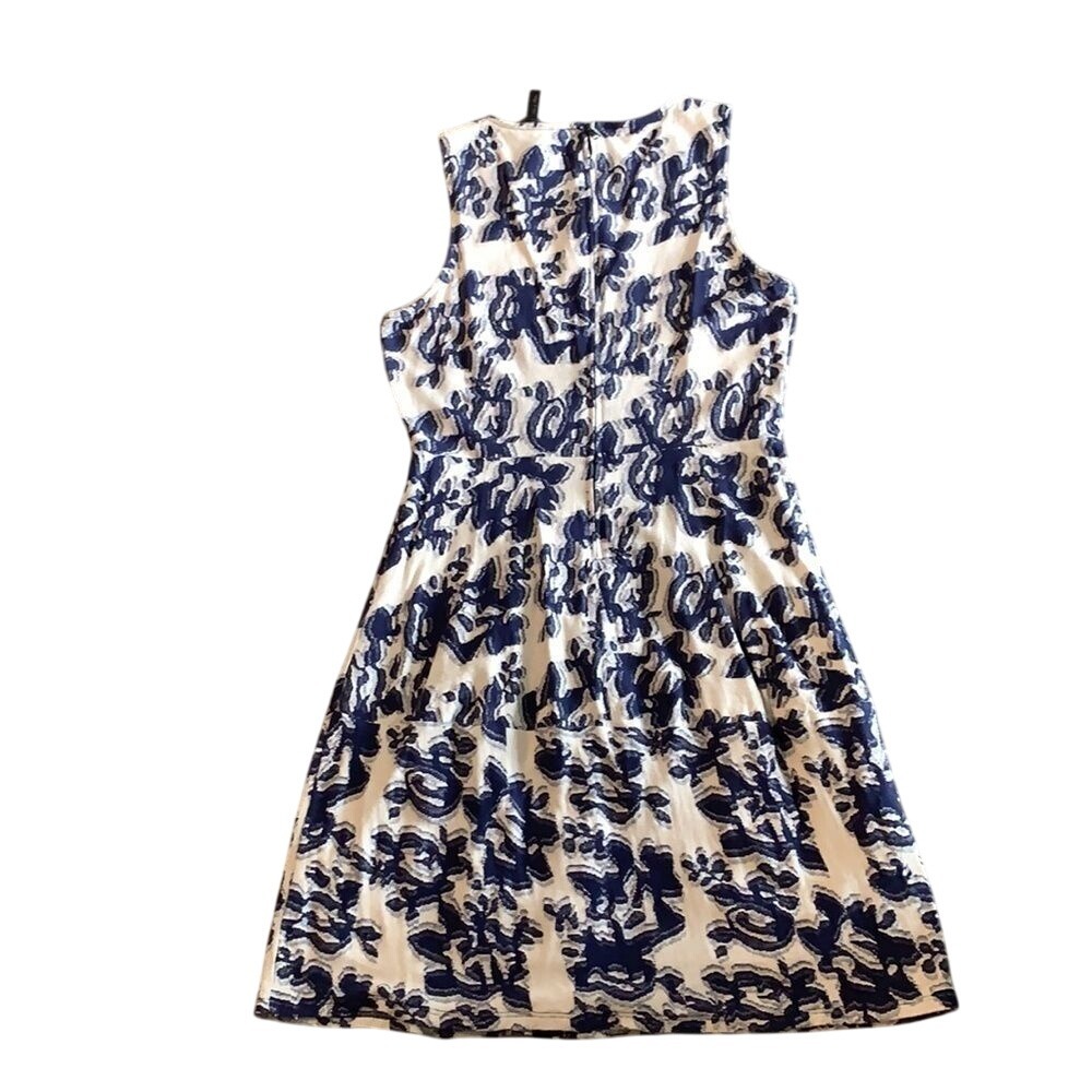 Elegant Navy Floral Print Sleeveless Summer Dress - Versatile & Chic - Picture 5 of 6